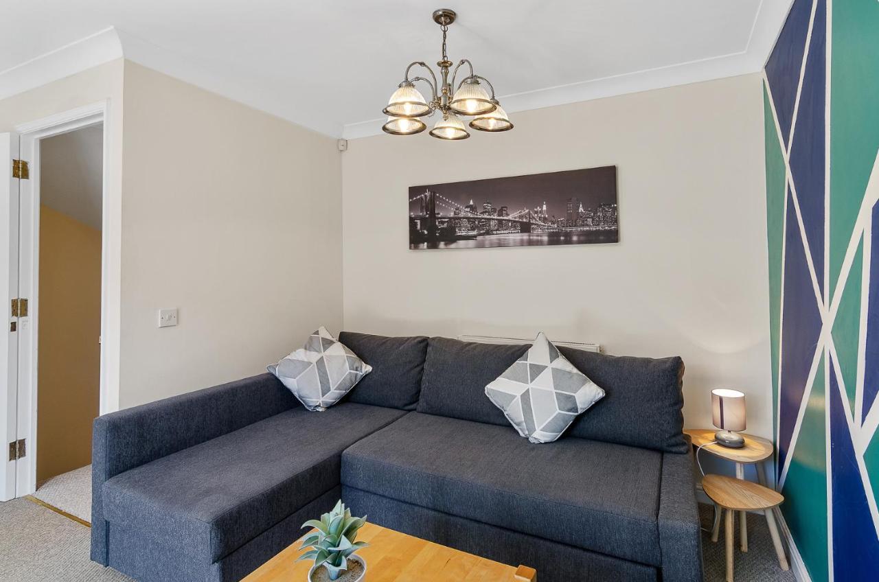 Вилла 4Br Townhouse Wbalcony Free Parking Fast Wi-Fi Норвич Экстерьер фото