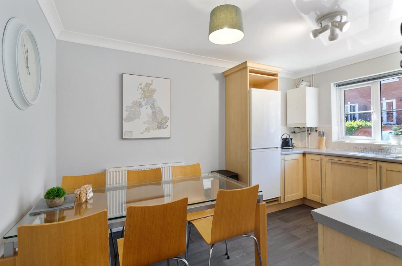 Вилла 4Br Townhouse Wbalcony Free Parking Fast Wi-Fi Норвич Экстерьер фото