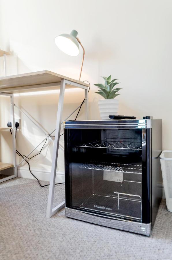 Вилла 4Br Townhouse Wbalcony Free Parking Fast Wi-Fi Норвич Экстерьер фото