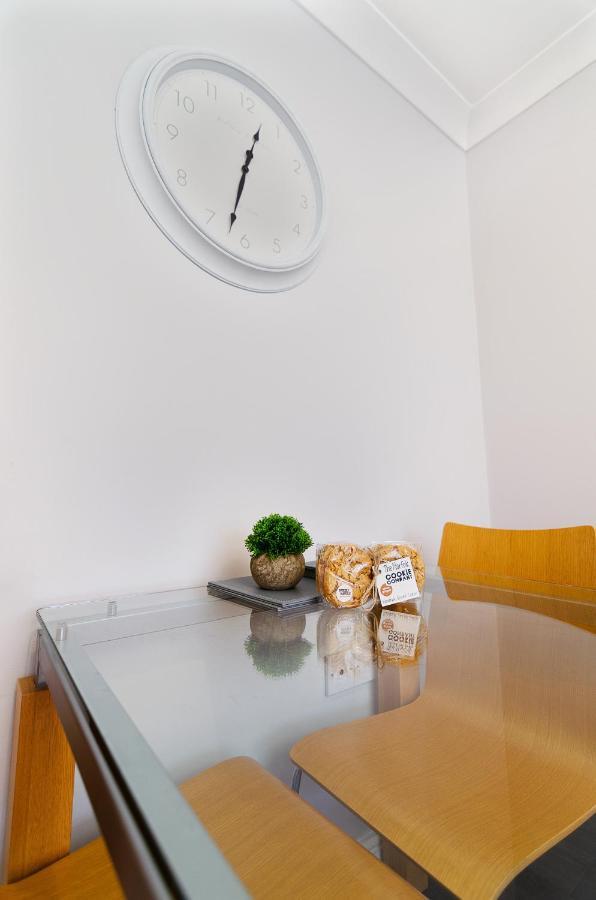 Вилла 4Br Townhouse Wbalcony Free Parking Fast Wi-Fi Норвич Экстерьер фото